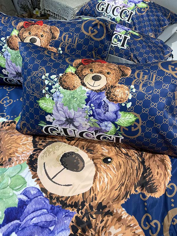 Fashion Washable Silk Digital Bear Bedding Sets(1 Quilt,1 Sham,2 pillow cases)SJT-986078