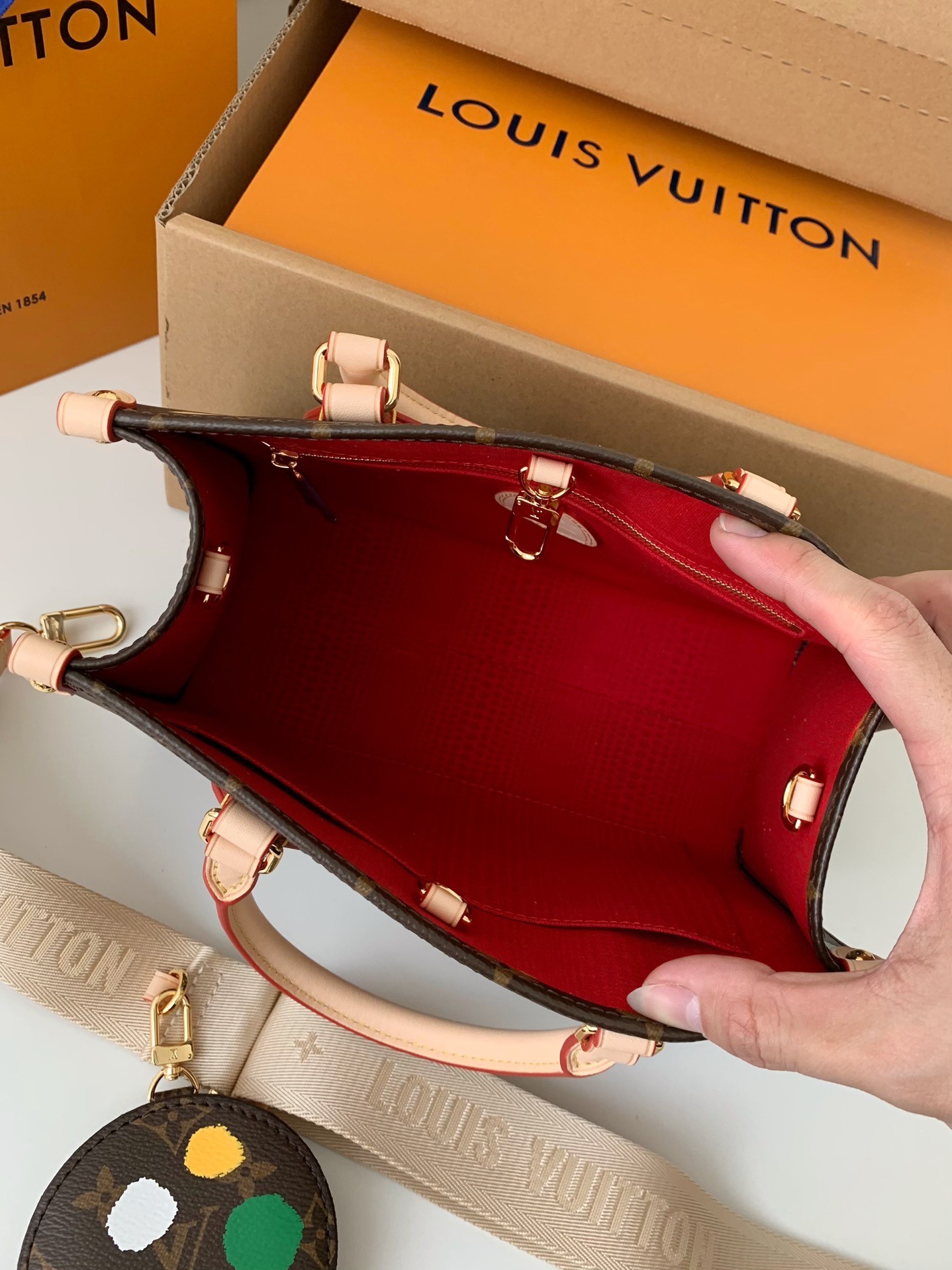 LV x YK ONTHEGO 25*19*11.5cm