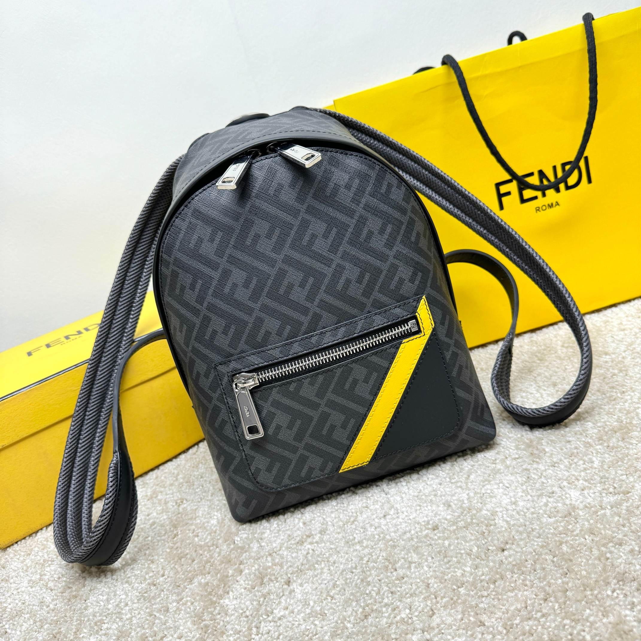FD Backpack Size:36x24x12cm（Multiple colors）