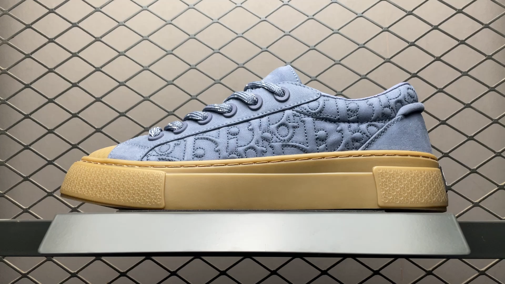 DR B33 Sneaker