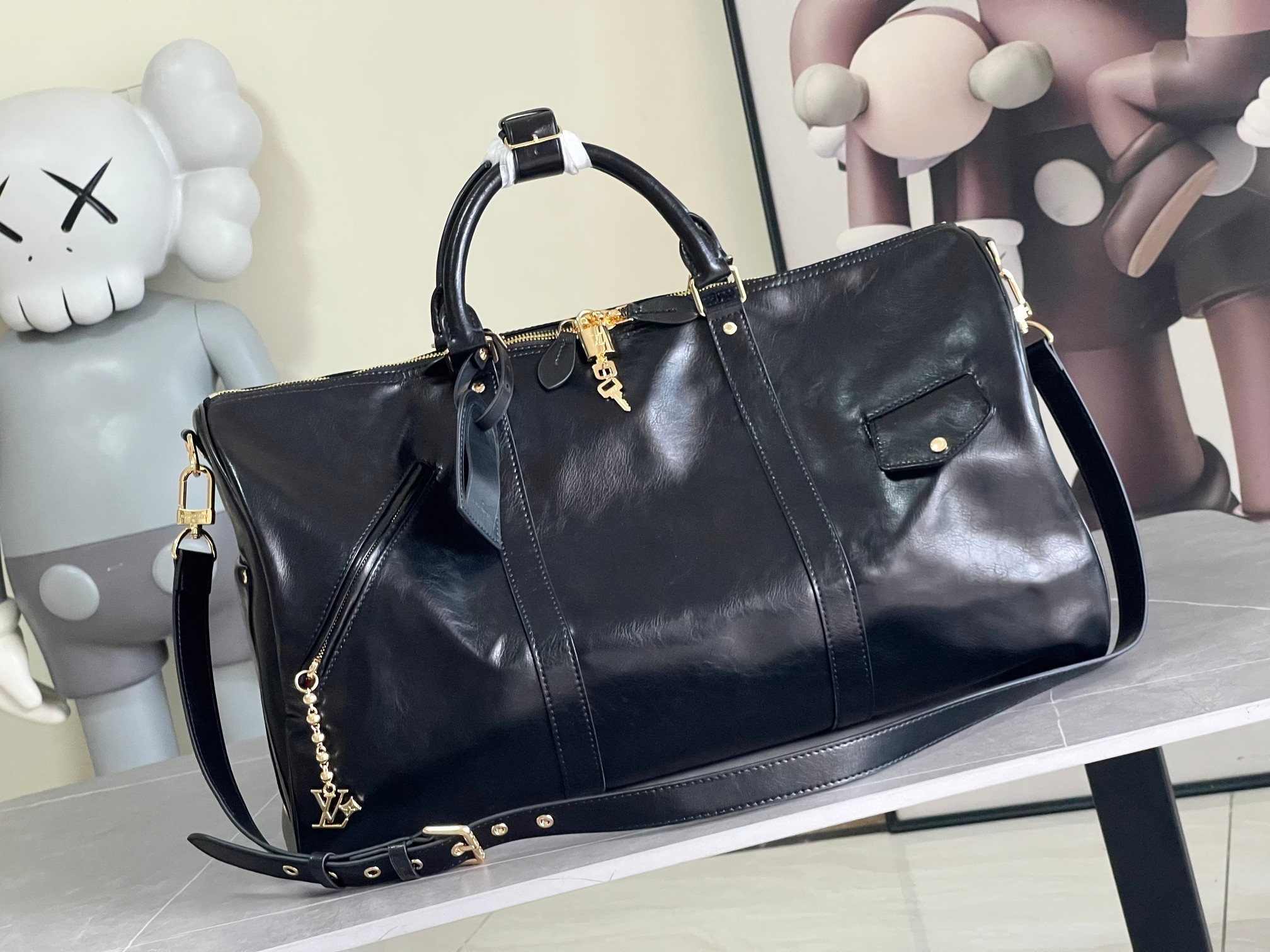 LV Travelling bag M15300 50x21x28cm