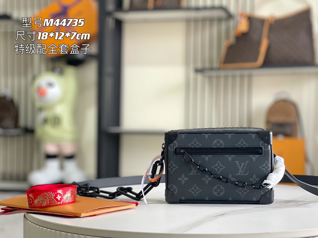 LV  Bag 18.5x13x8CM