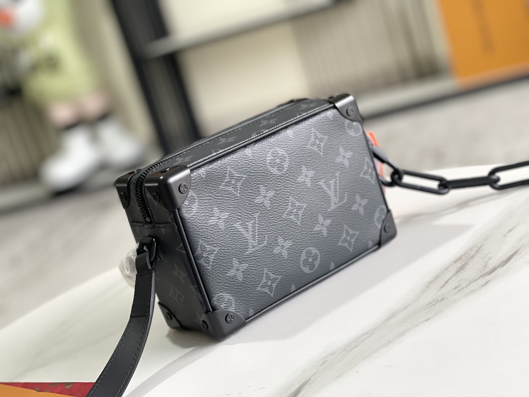 LV  Bag 18.5x13x8CM