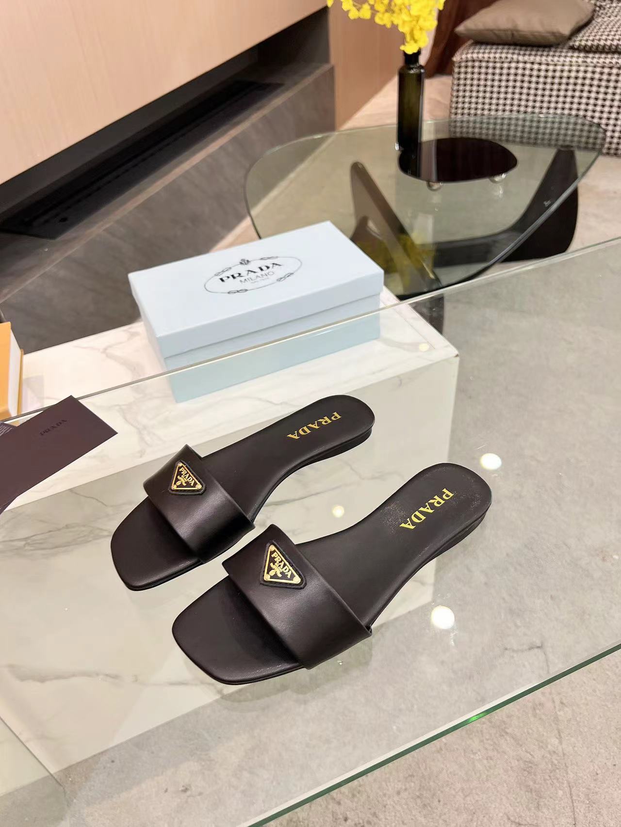 Classic Golden&Black Sandals With Open Toe LX-872140