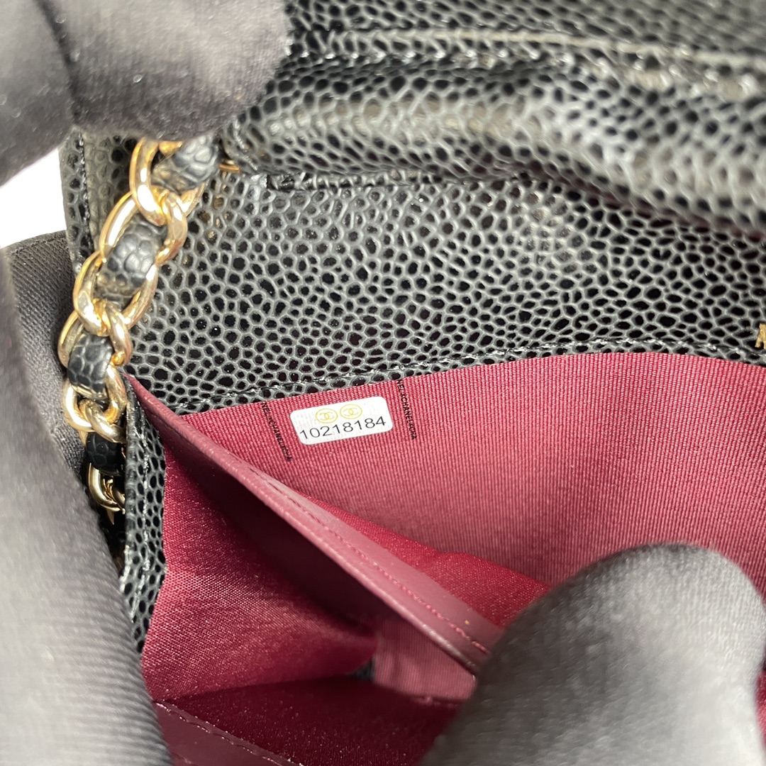 Q19：Chanel Classic Wallet on Chain