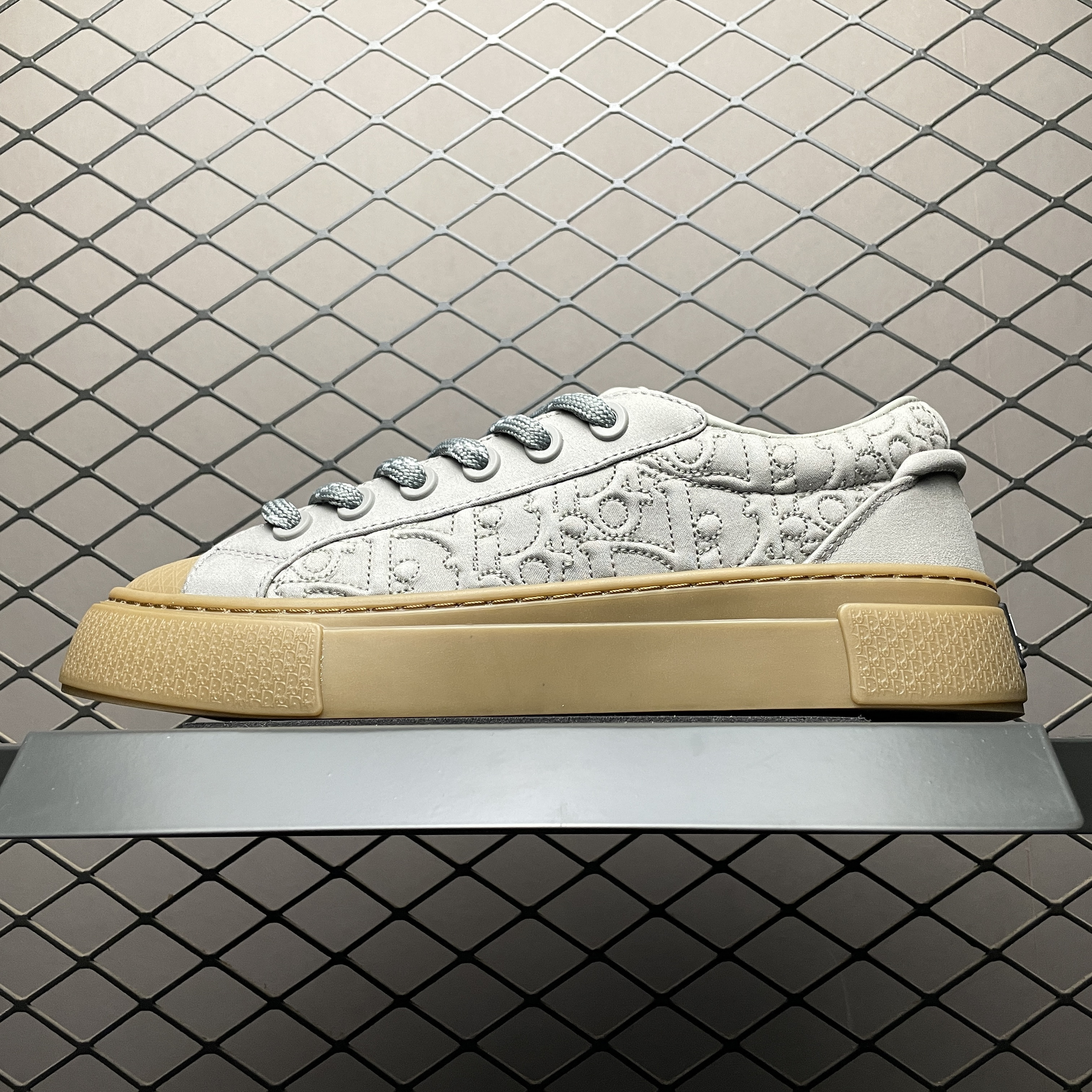 DR B33 Sneaker