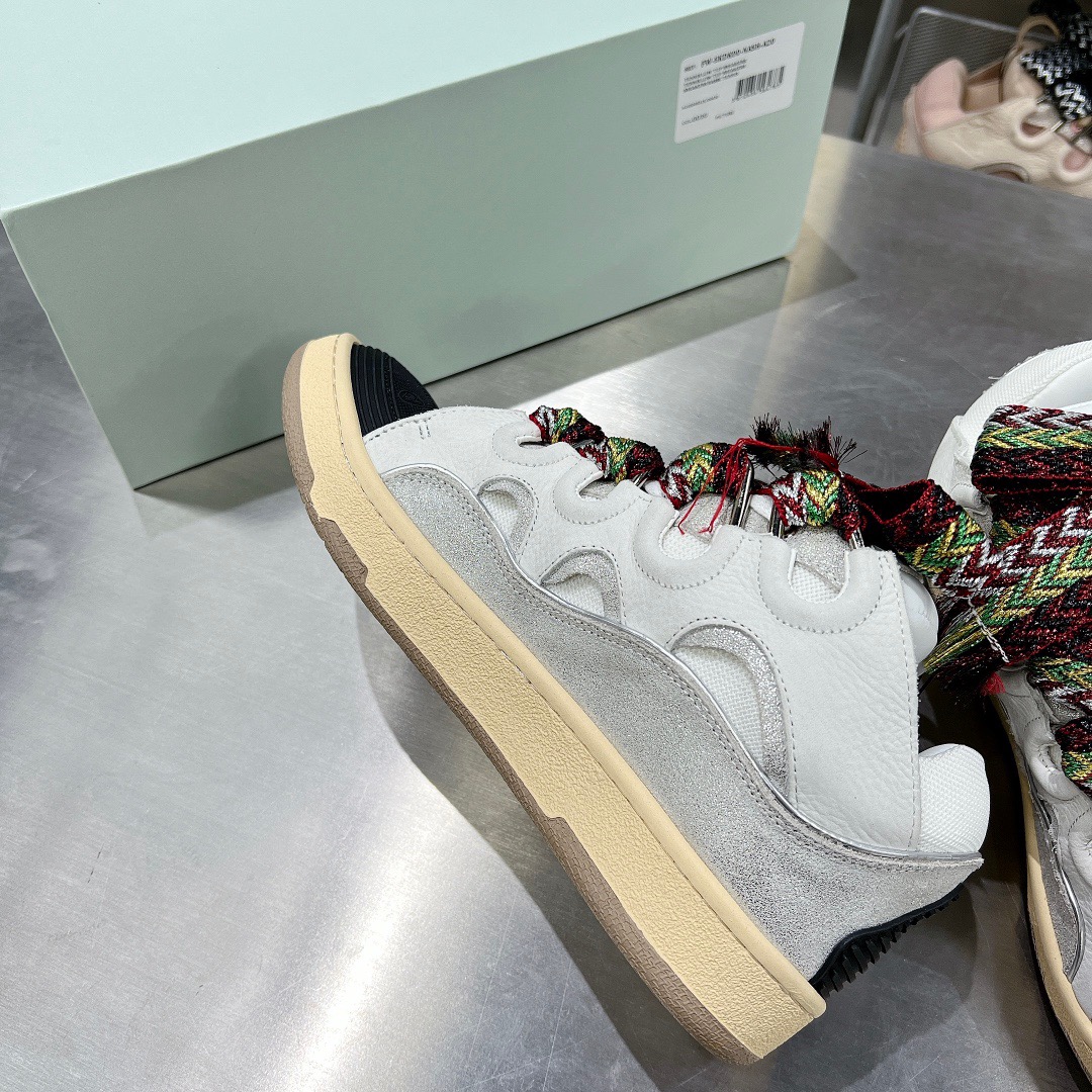 LAN Leather Curb 6