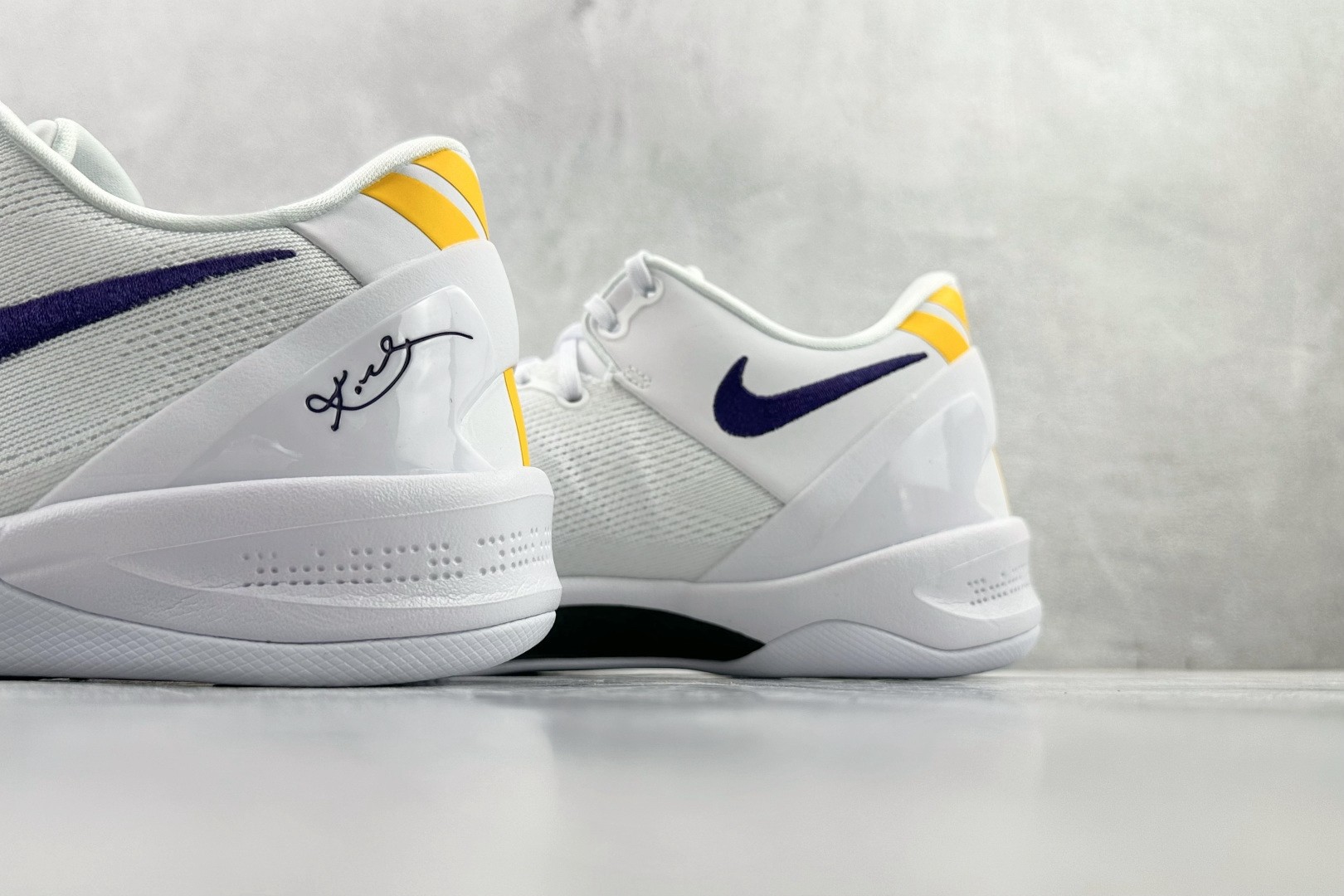 NK Kobe 8 Protro HF9550-100