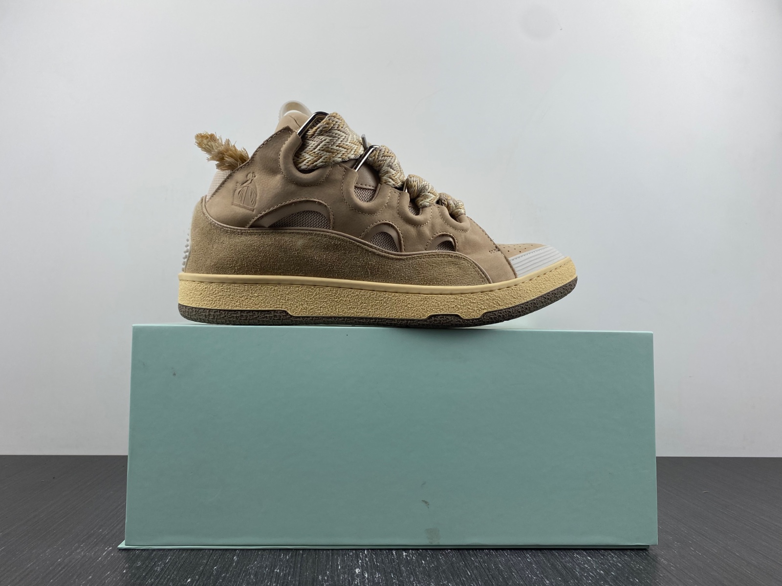 LAN Curb Sneaker Ecru FM-SKRK11-DRAG-E2202