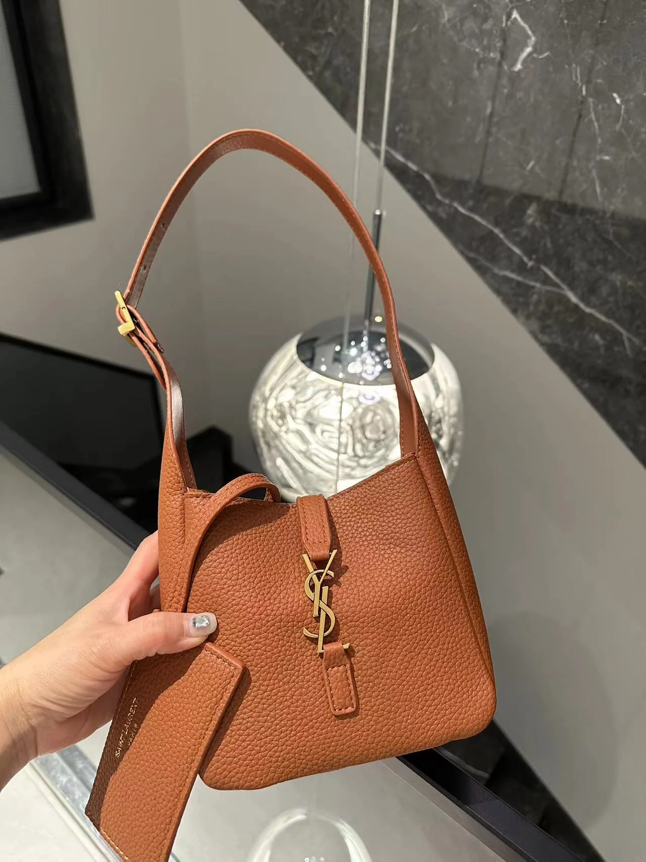 [Saint Laurent] LE5A7 BABY Soft Grain Leather