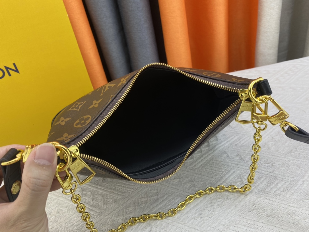 2 colors Woman’s handbag with strap 10.6″x6.3″x3.9″ BB-9180001000594