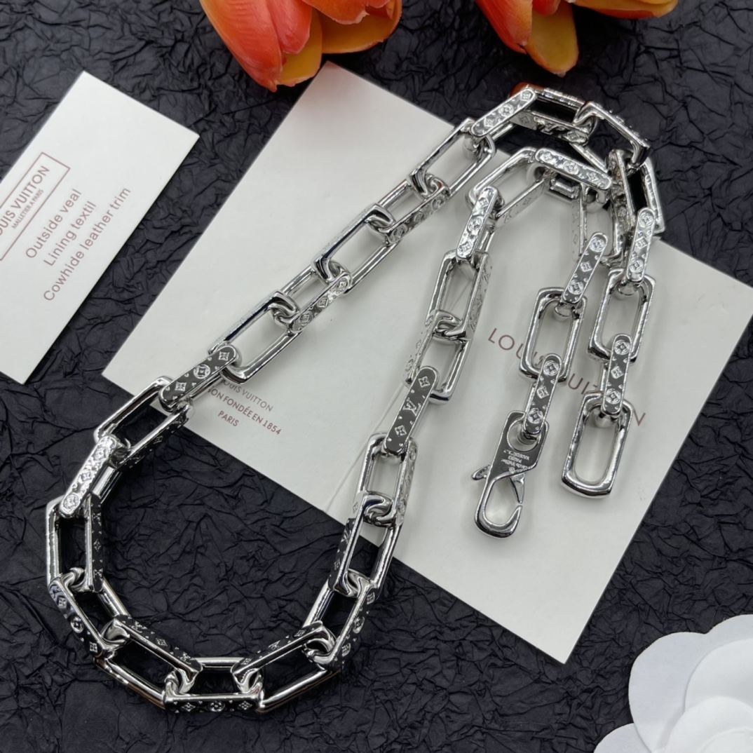 Necklace VVXL-9120035