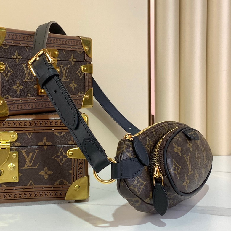 LV Shoulder bag