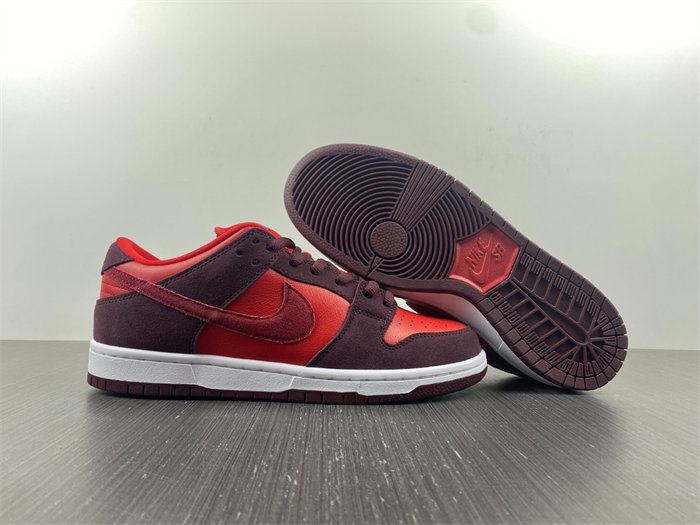 NK SB Dunk Low Cherry DM0807-600