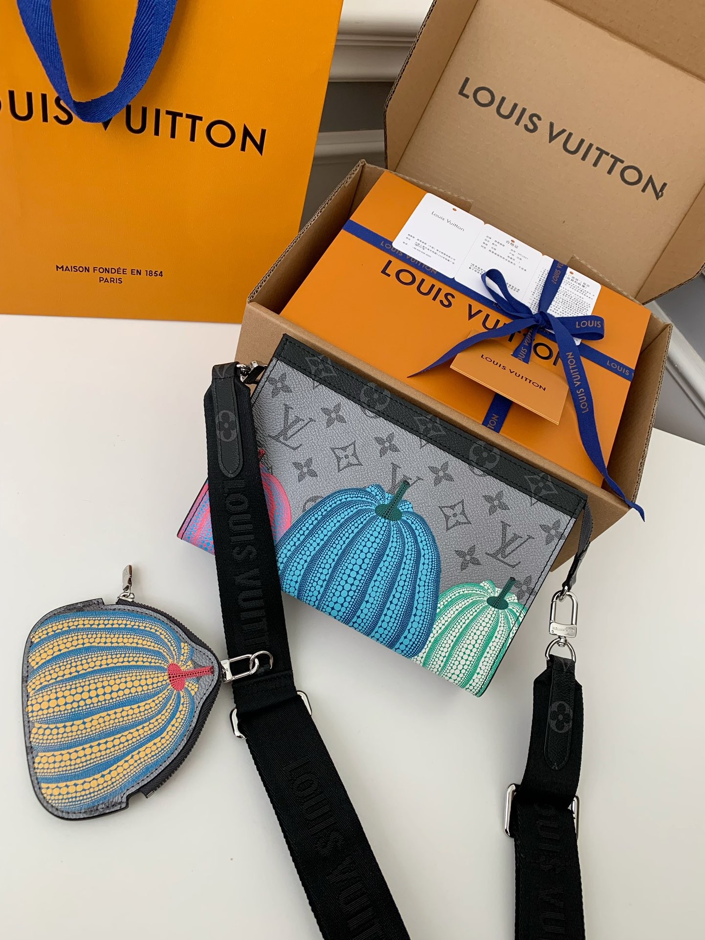 LV  × Yayoi Kusama  GASTON 22*14.5*4.5cm