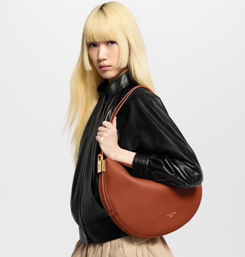 LOUIS VUITTON M14642 Low Key Cookie MM