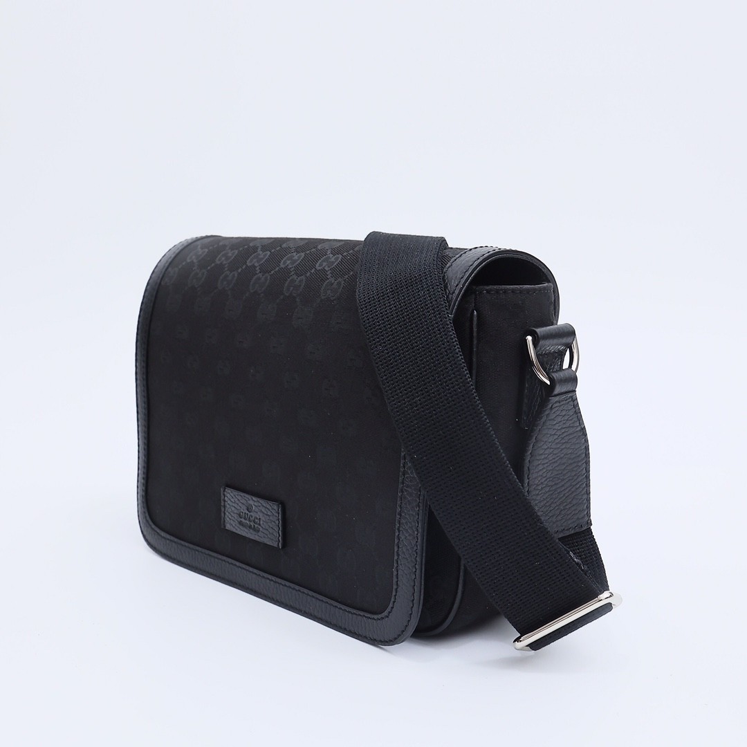 GUC Shoulder bag 28x20x9cm
