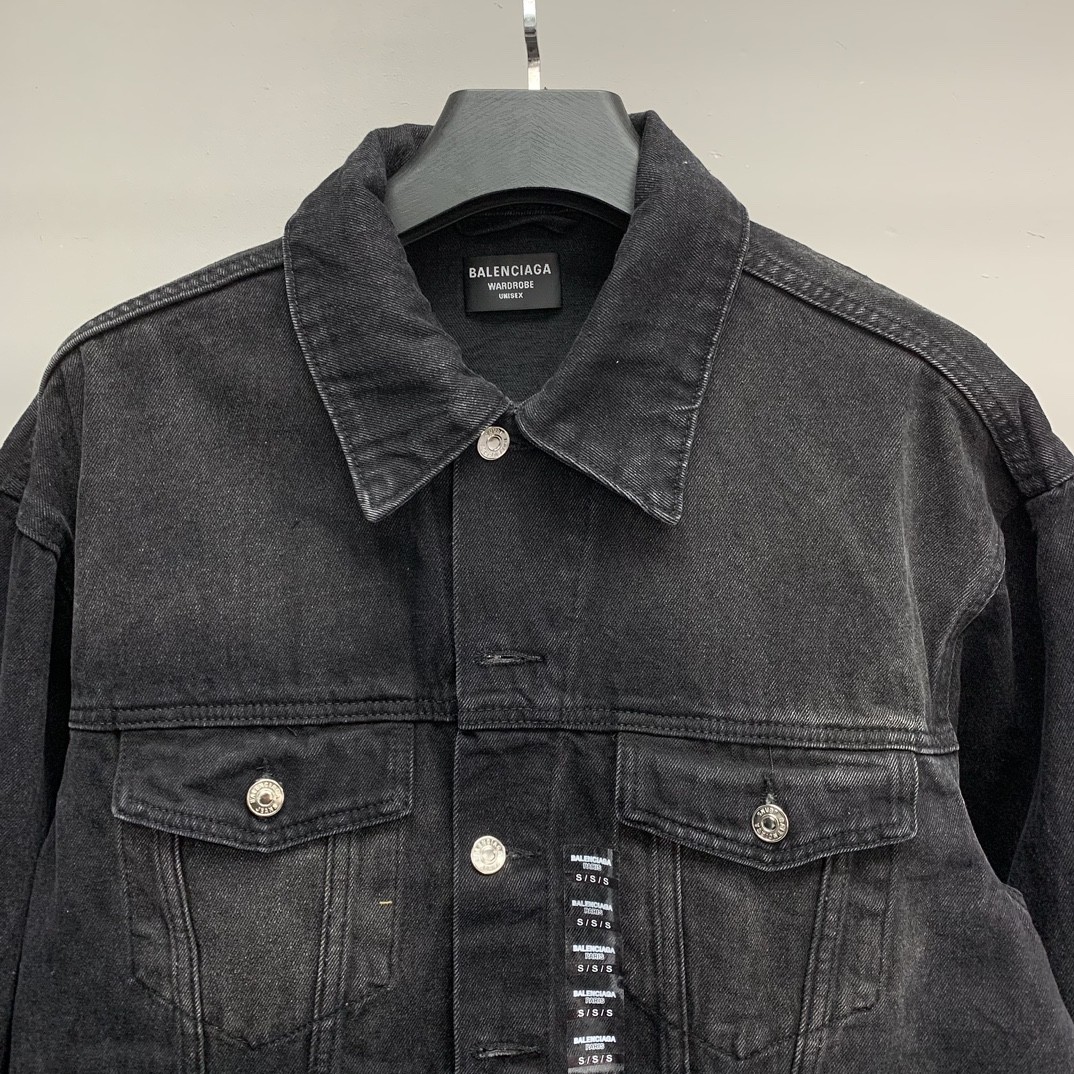 BLCG size logo offset denim jacket
