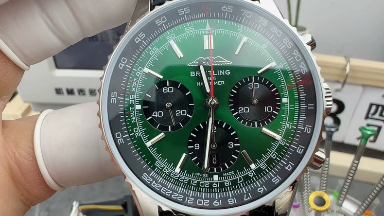 12A Breitling NAVITIMER B01 CHRONOGRAPH 46