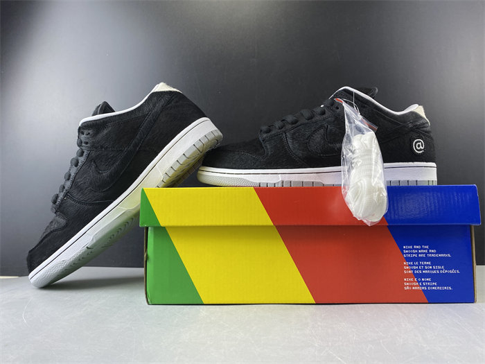 NK SB Dunk Low Medicom Toy CZ5127 001