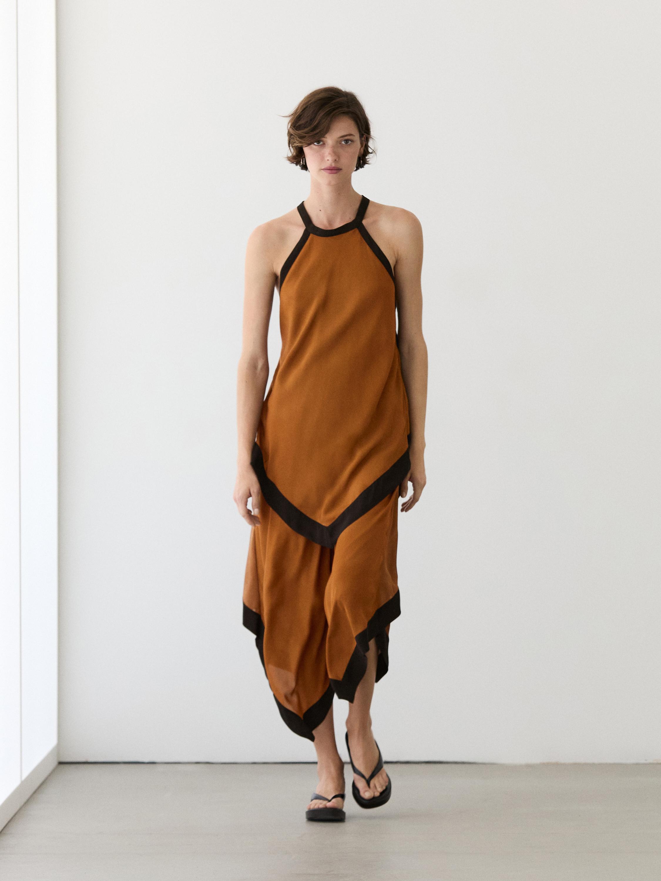 Vestido midi con capas contraste