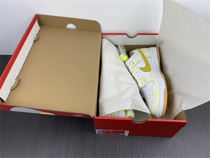 NK Dunk Low Yellow Strike DM9467-700