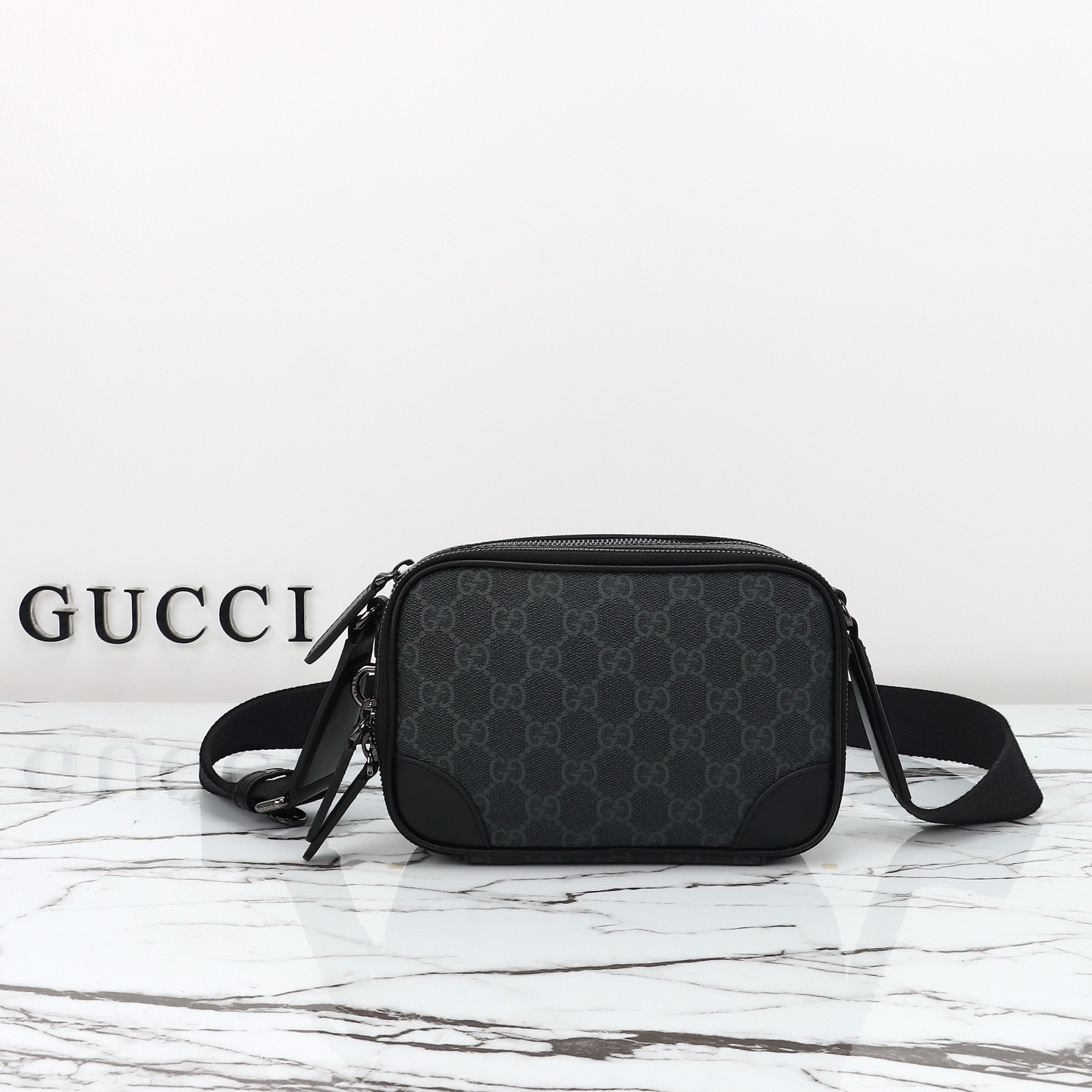 GUC Shoulder bag 19x12.5x7cm
