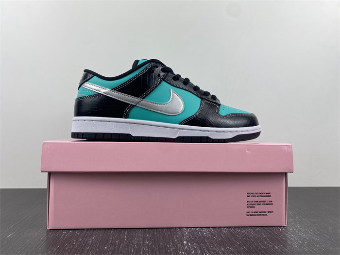 NK SB Dunk Low Diamond Supply Co. Aqua Blue 304292-402