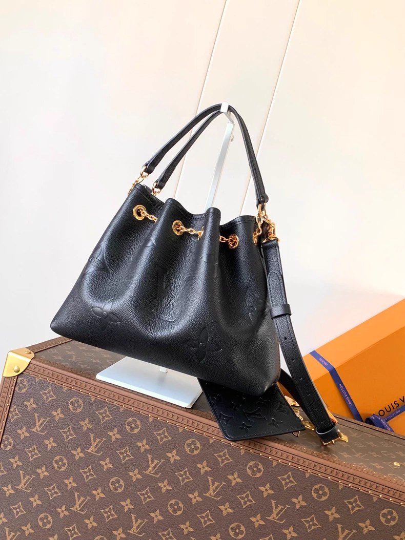 LOUIS VUITTON M47209 LV Bundle