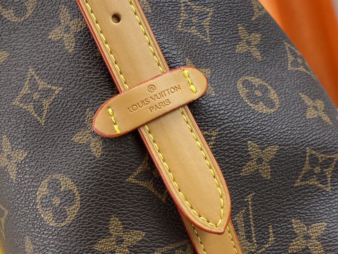 Woman’s handbag with straps 11.4″x9.4″x4.7″ BB-9180001000627