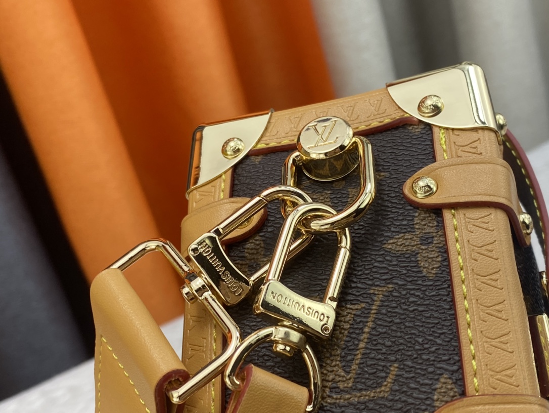 Crossbody bag with Adjustable strap 7.1″x4.9″x3.1″ BB-918000692