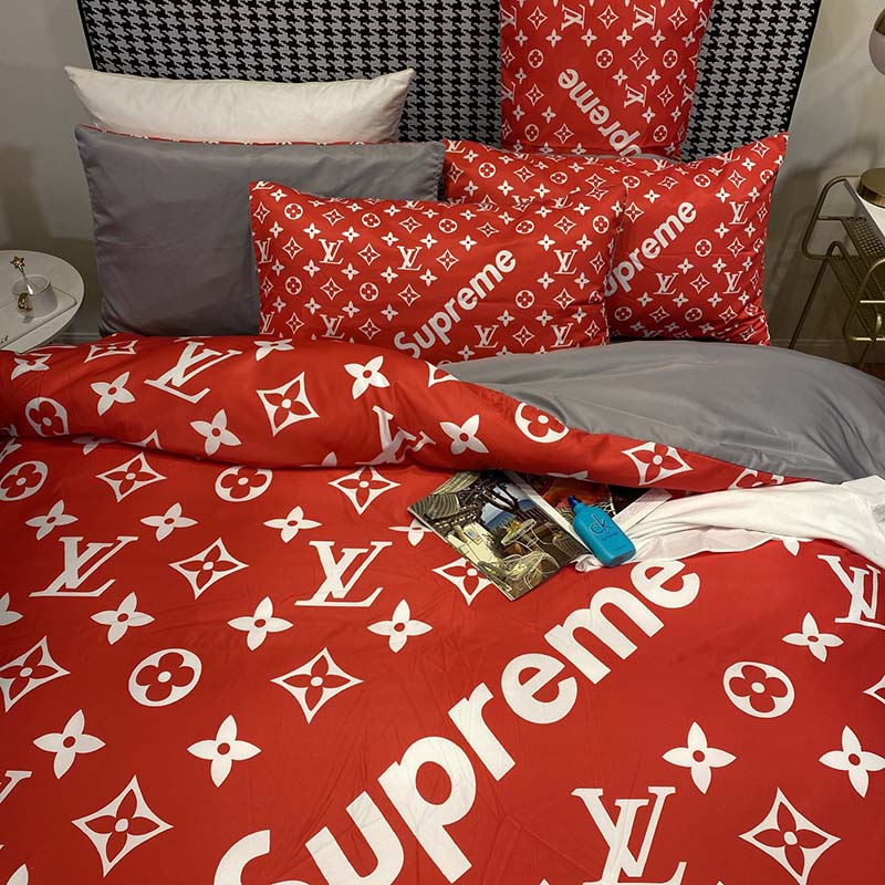 Fashion Pure Silk Digital Red Bedding Sets(1 Quilt,1 Sham,1 pillow cases)SJT-986050