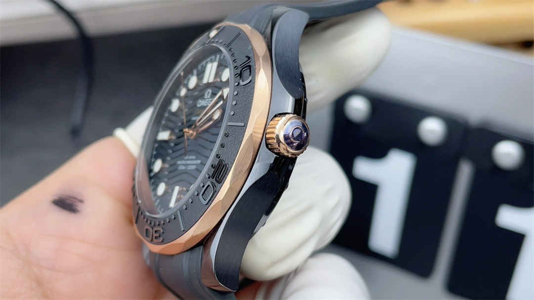 VSF Seamaster 300M Black & Rose Gold Replica – 43.5mm Diver Watch with Black Dial