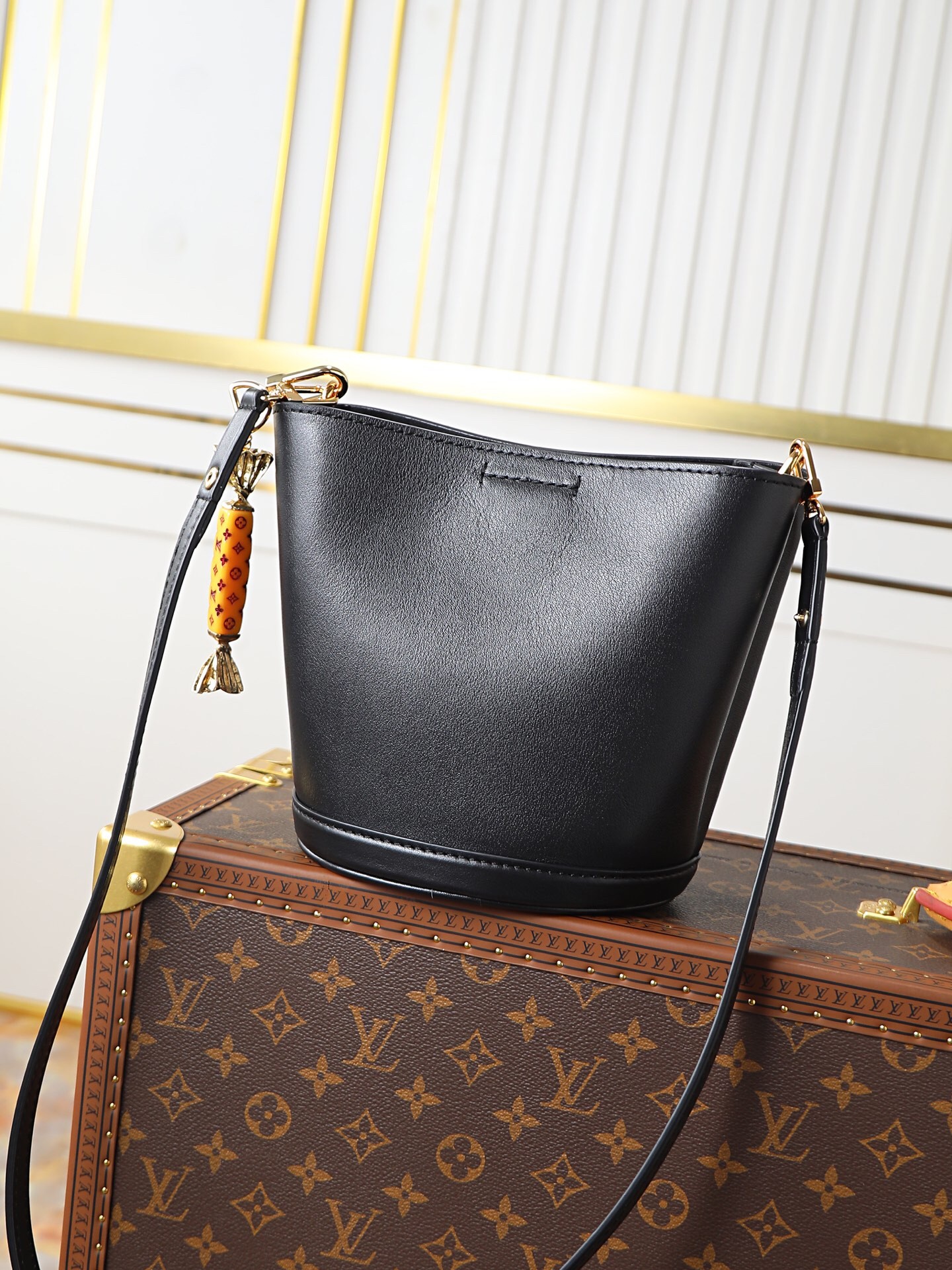 LV Bloom Mini Hobo M27260 Size：17.5x16x11cm（Multiple colors）