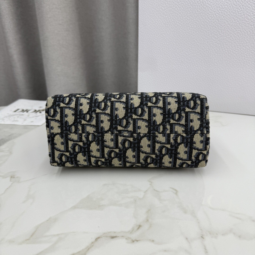 DR Handbag 18.5x13x8.5cm