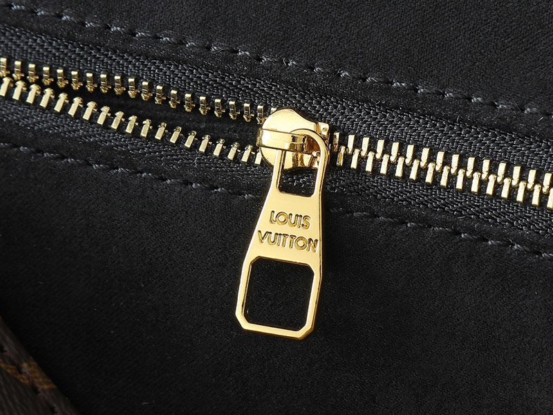 10.6″x6.7″x3.1″ Brown prints Black Linning Handbag with chains BB-921476