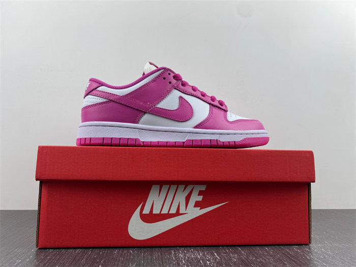 NK Dunk Low Active Fuchsia FJ0704-100