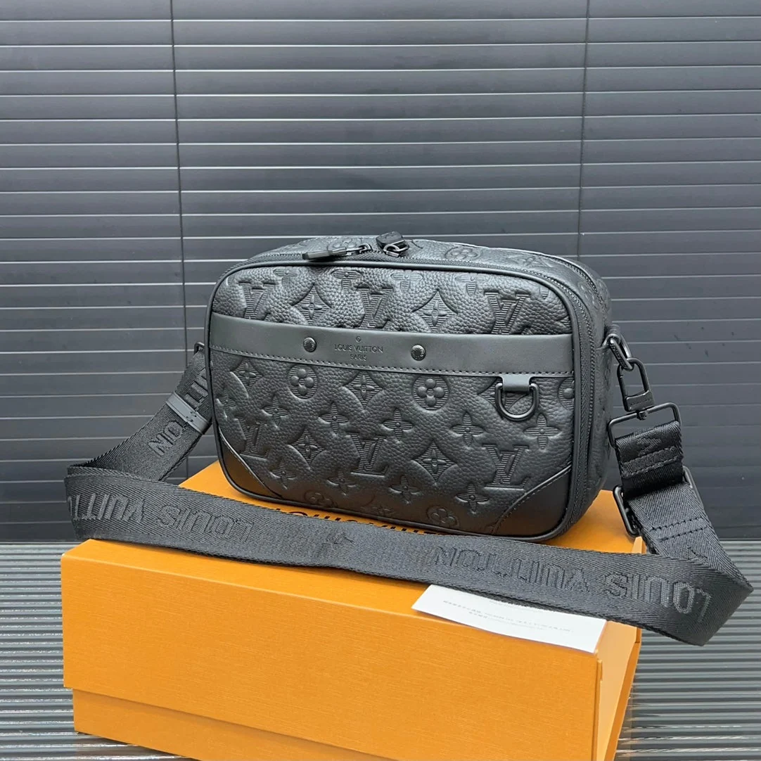 【Louis Vuitton】◆Alpha｜Classic design that goes with any outfit♪ Special price for a limited time only