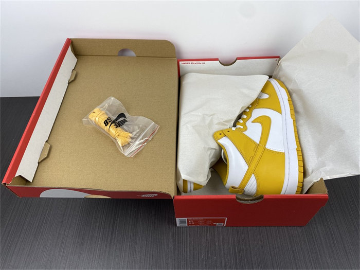 NK Dunk High Dark Sulfur DD1869-106