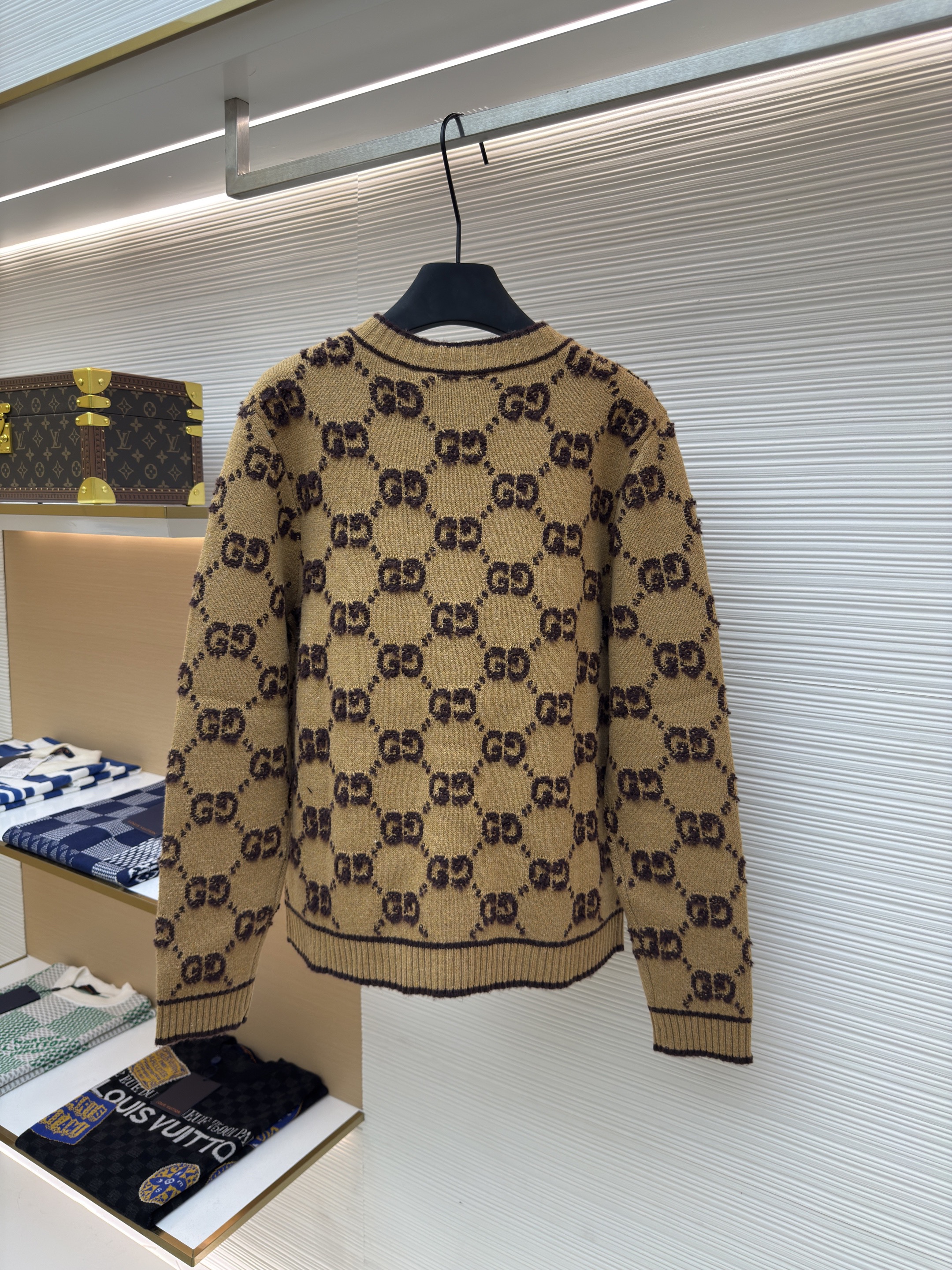 GUC Sweater jacket（ Women's style）