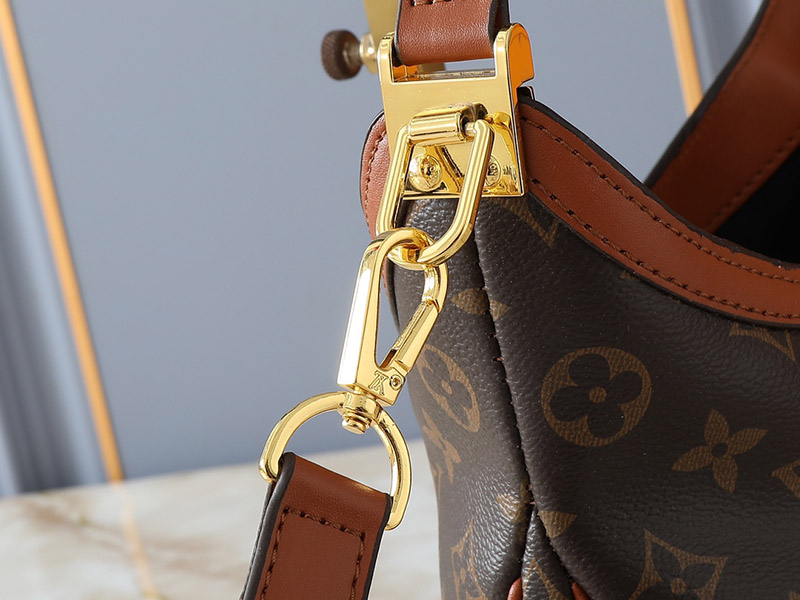 9.4″x10.6″x4.3″ Leather Chains Handbag with Adjustable Strap BB-921508