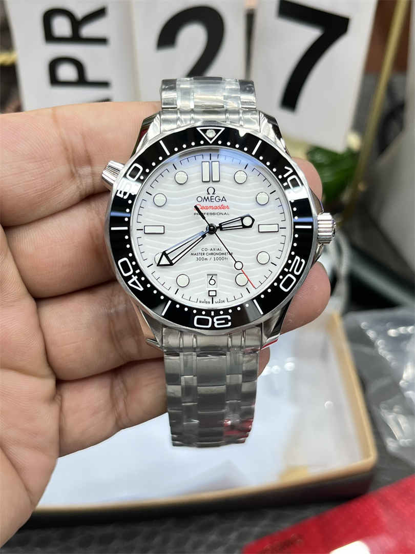 Omega Seamaster Replica White Dial 42mm – VS Factory Diver 300M with Automatic 8800 Movement