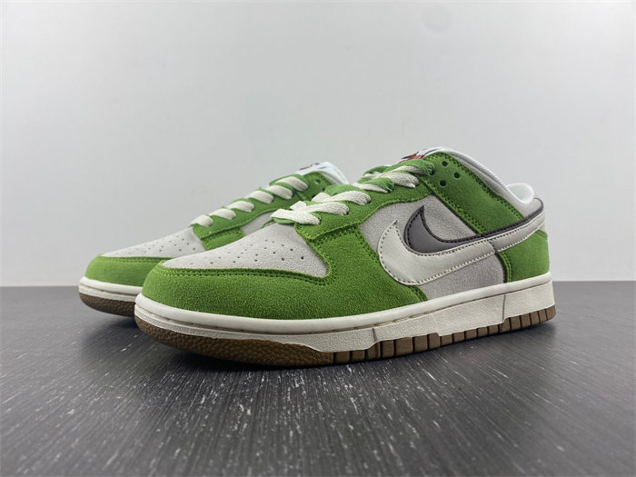 NK Dunk Low SE 85 DO9457-100
