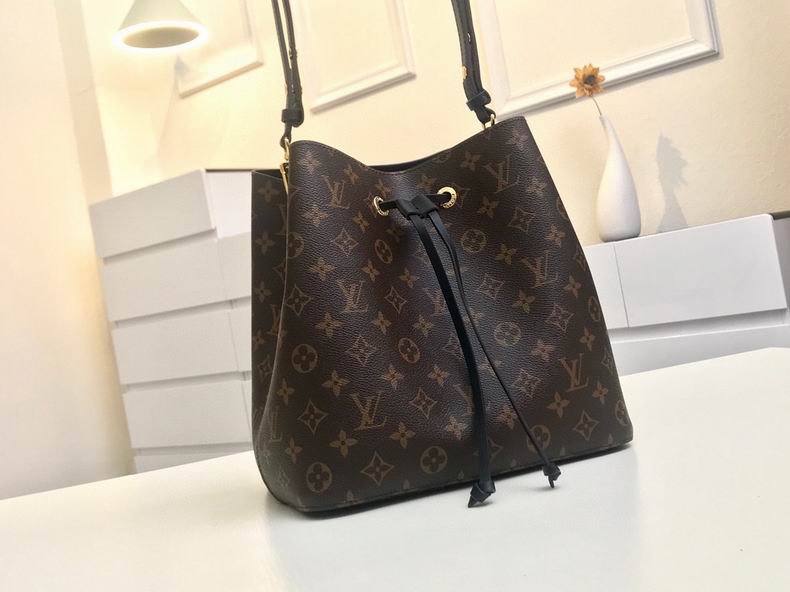 LV NÉONOÉ size:26x26x17.5cm（Multiple colors）