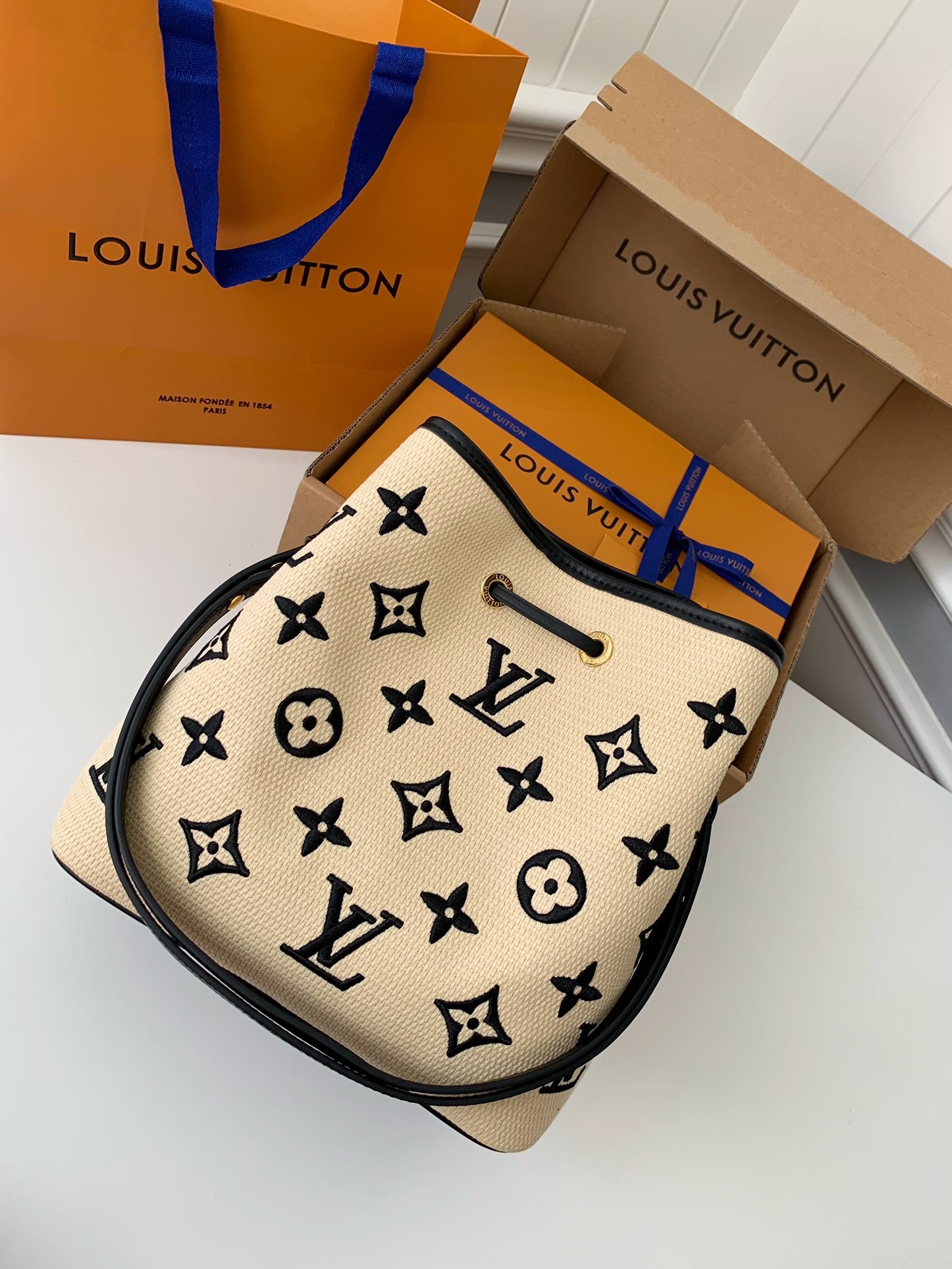 LV NÉONOÉ 26*26*17.5cm