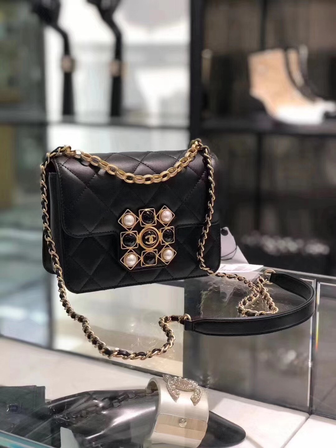 CHANEL-Vintage-Inspired Jewelry Flap Bag ✨