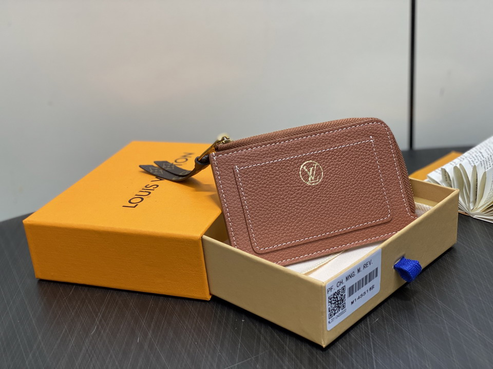 LV CARD HOLDER