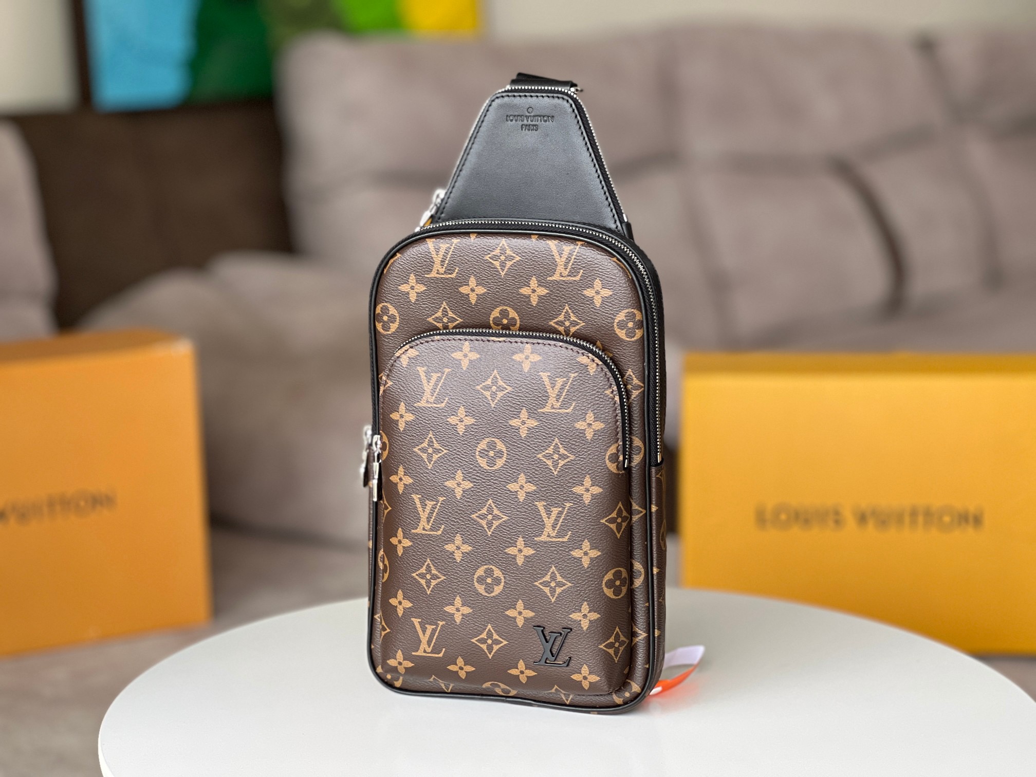 LV AVENUE NM Shoulder bag 20*31*7cm（Multiple colors）