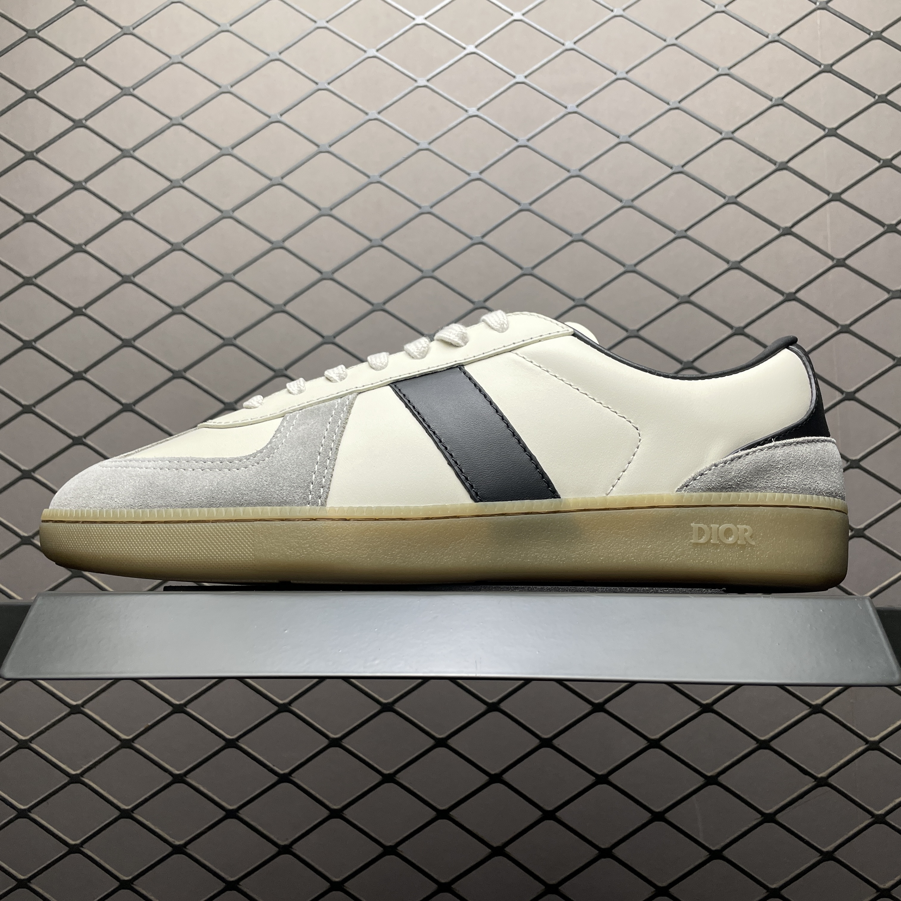 DR B01 Sneaker
