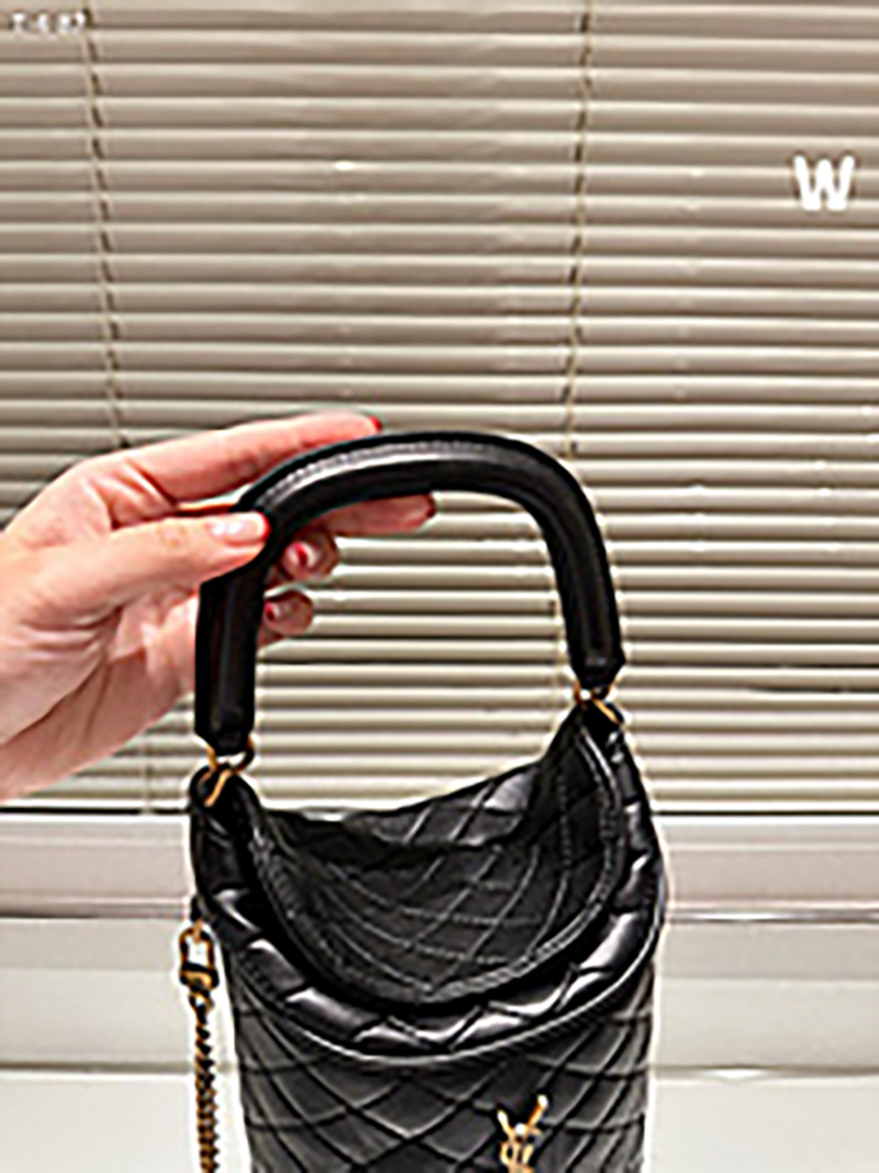6.3″x7.1″ Chains Leather Handbag BB-921018